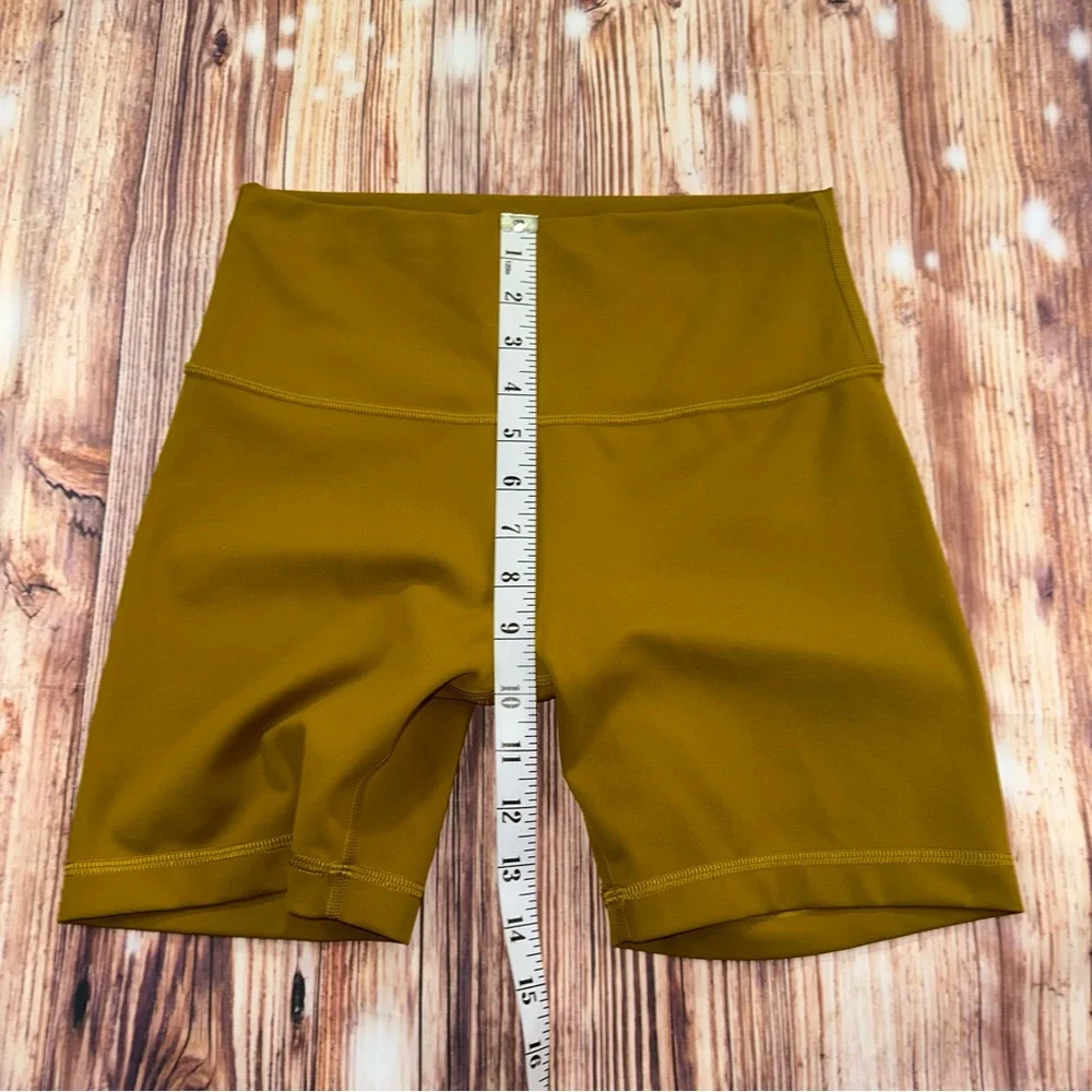 lululemon athletica Women's  Short Size 8 - Picture 7 of 11